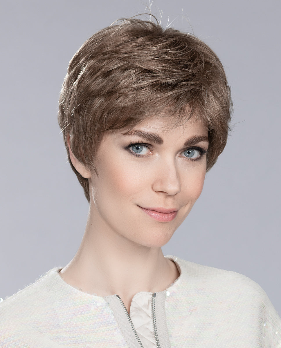 Perruque Carol portée