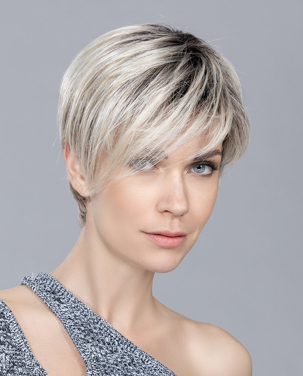 Perruque Jump Mono portée — coloris Pearlblonde Rooted